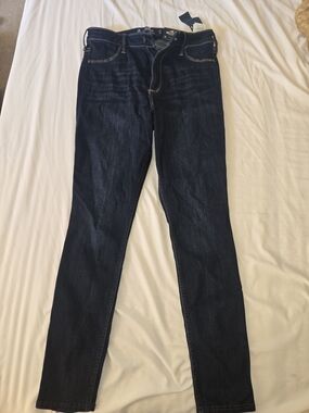 Hollister Women's Skinny Jeans in Dark Indigo